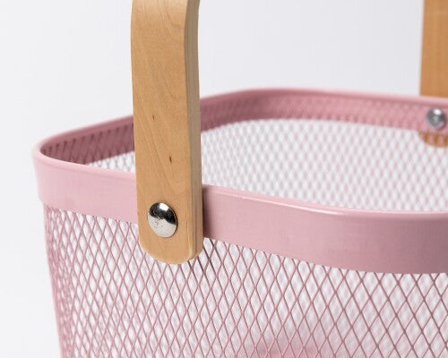 Wire mesh storage basket