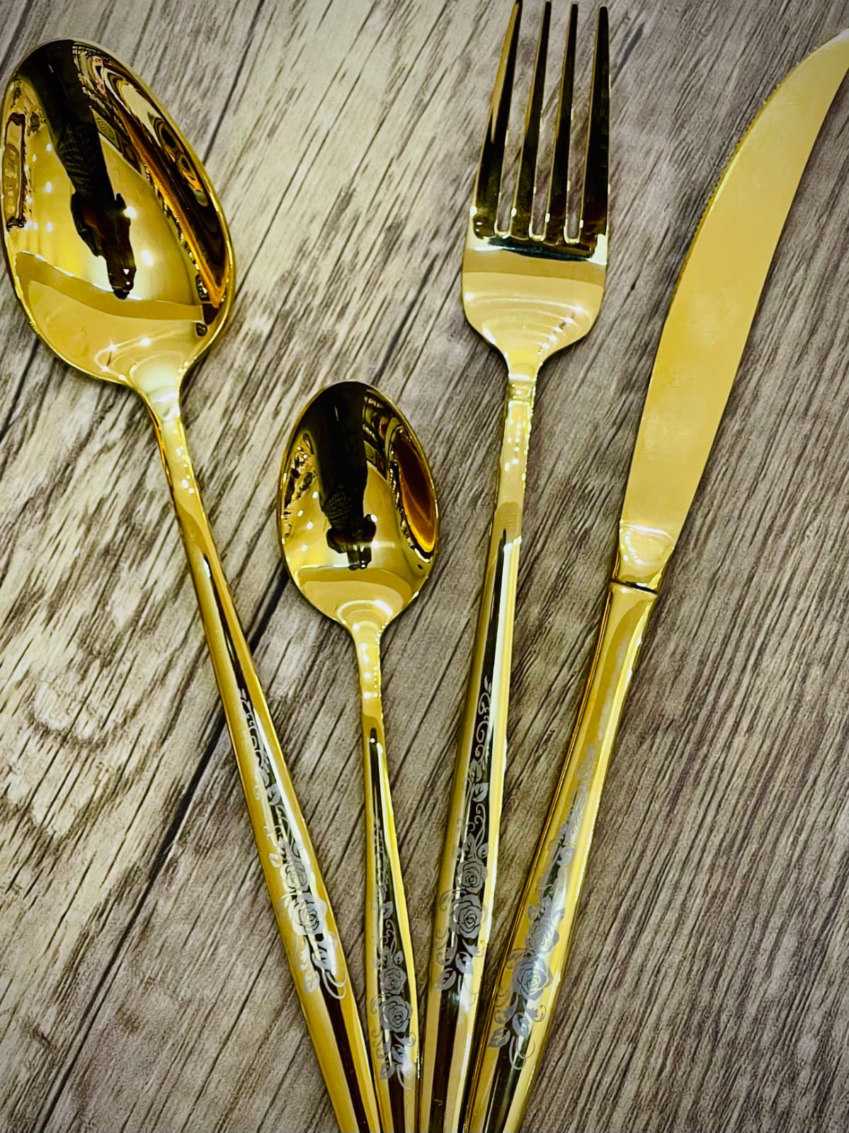 Ayd 24 Pcs Cutlery Set (For 6 Persons) Golden