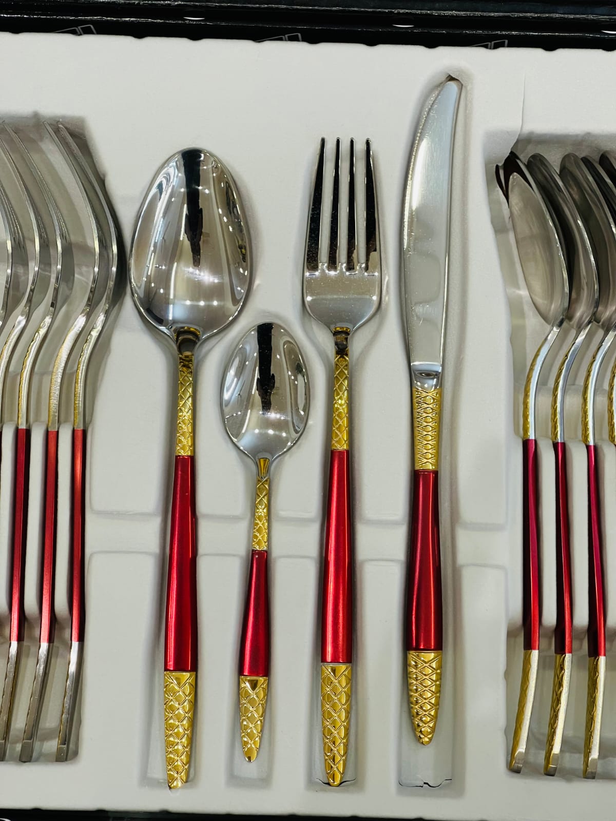 AYD 24-Pcs Elegant Cutlery Set