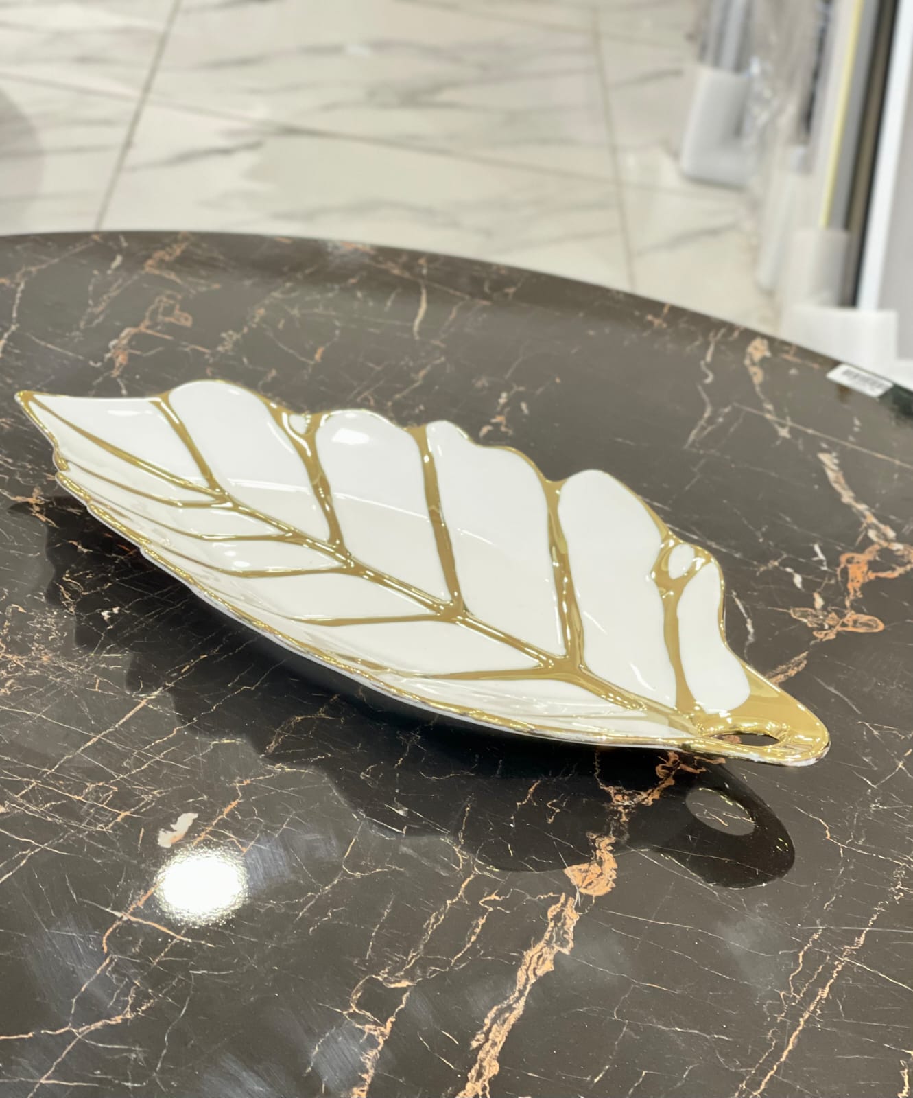 Ceramic Leaf Design Serving Dish