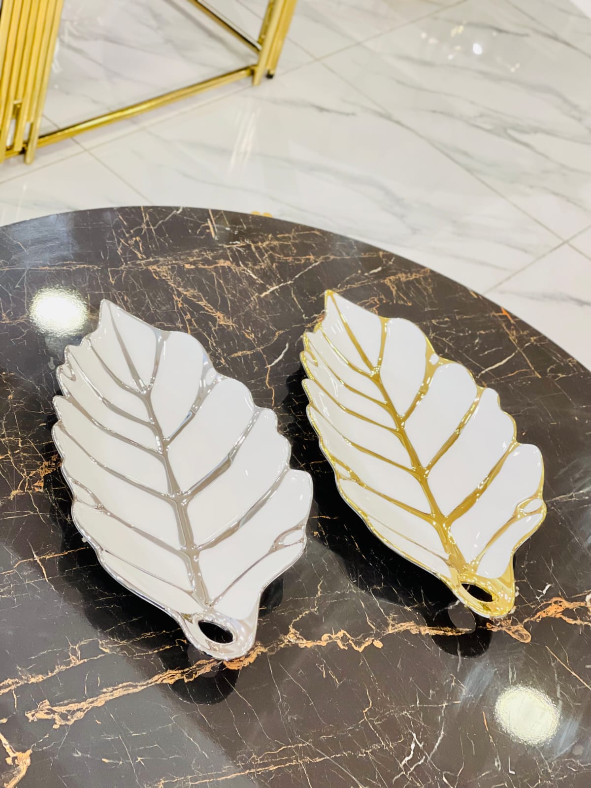 Ceramic Leaf Design Serving Dish